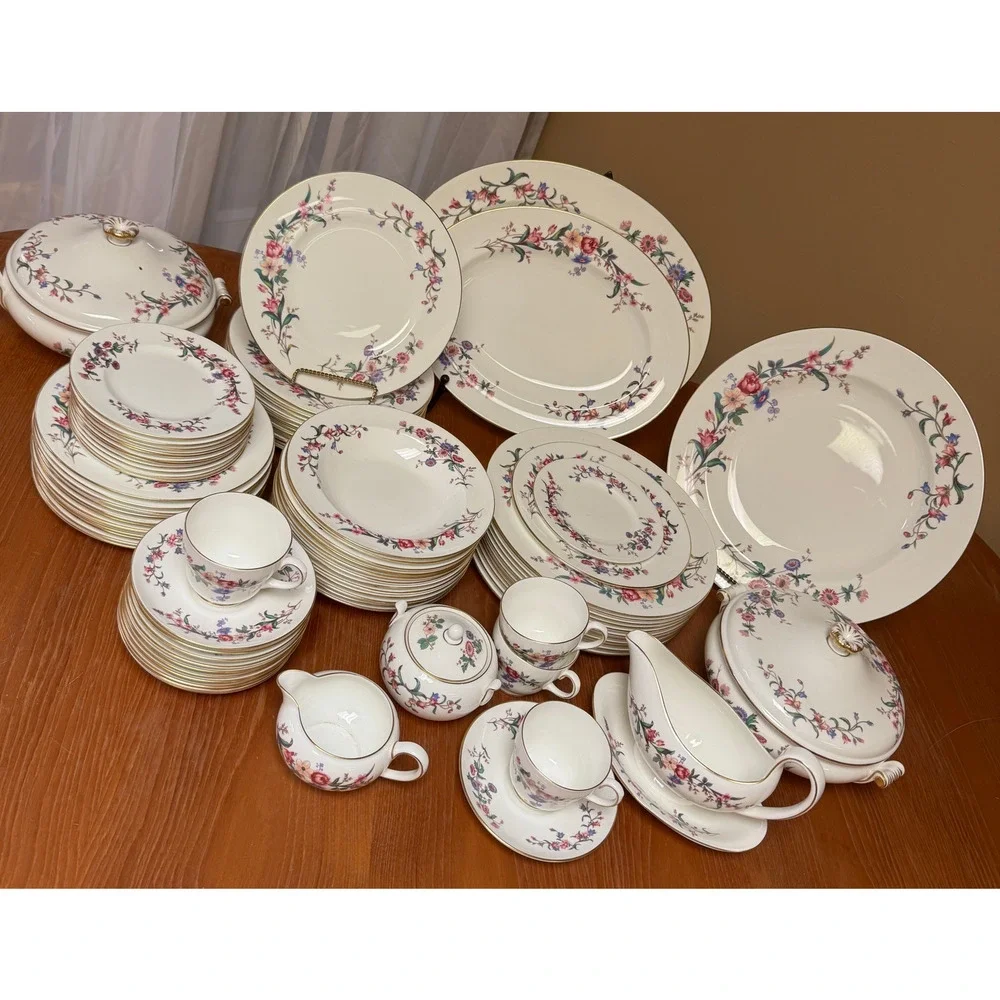 Vintage Platter by Wedgwood in Devon Sprays Bone China 13.5